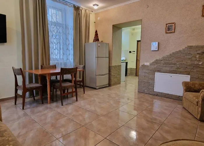 центр коло парку * Lviv